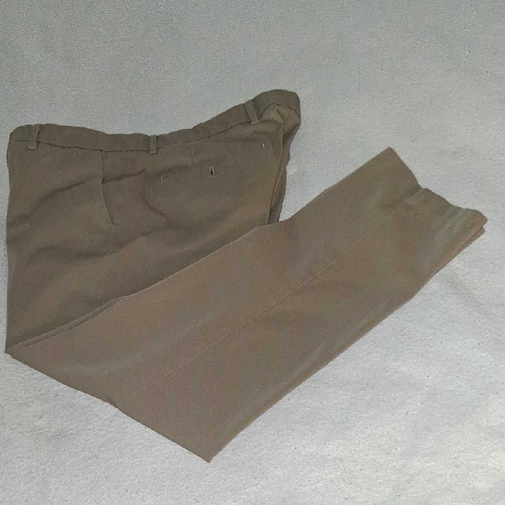 Dockers Men's Tan Chinos